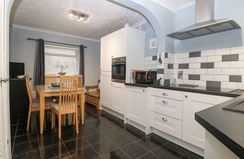 Nefyn Casa | NORMANDY, pet friendly, character holiday cottage in Nefyn