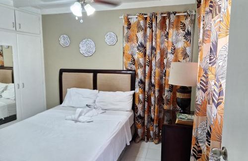 Brittons Hill Apartamento | Norms Near US Embassy
