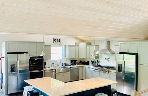 La Follette Casa | Norris Nook: nuevo frente al lago, 9br / 11ba, muelle privado, jacuzzi privado, capacidad para 32