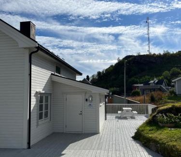 Stamsund Casa | NorSpan Lodge - Lofoten with Seaview
