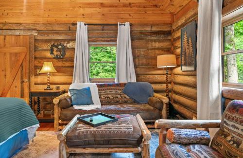 Clarkesville Cabina | North 40 Lodge and Cabin