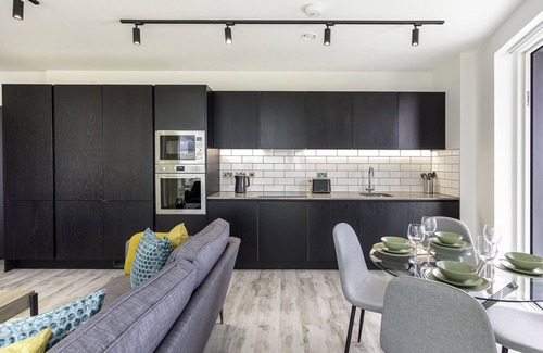 East Acton Apartamento | North Acton III - 2Bed King/Twin + 2Bath + Balcony