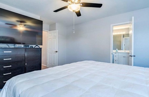 McNeil Casa | North ATX Paradise Oasis pool w Hot Tub 4BR 2 half BA