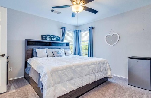 McNeil Casa | North ATX Paradise Oasis pool w Hot Tub 4BR 2 half BA