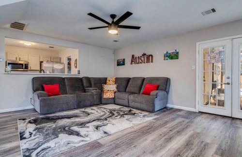 McNeil Casa | North ATX Paradise Oasis pool w Hot Tub 4BR 2 half BA