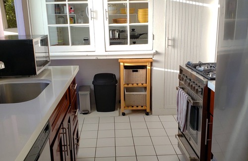 Berkeley Condominio | North Berkeley 1bd/1ba condo with View- Steps to Campus, BART, Cafes, Shops