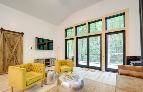 Hot Springs Cabina | North Carolina 'Bee Keepers Cabin' Near Rafting!
