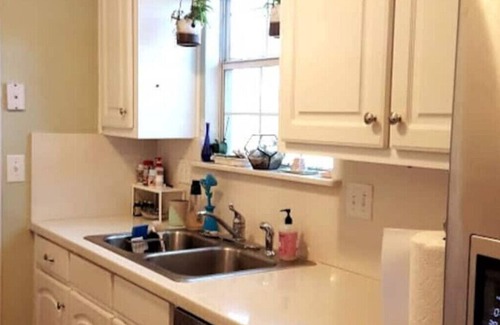 North Austin Civic Association Casa | North Central Comfort! Close to Downtown-UT-Domain-Q2 Stadium Pet-Kid Friendly