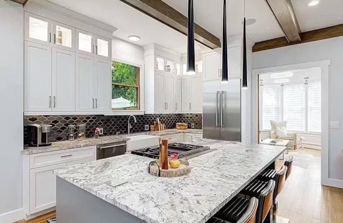 North End Casa | North End 5-BR Steps to Hyde Park & Downtown