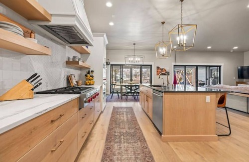 Sunset Casa | North End Family Friendly Home