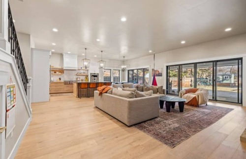 Sunset Casa | North End Family Friendly Home