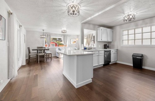 Sunset Casa | North End Gem w/ Hot Tub, Fast Wifi, GameRoom, Fire Pit