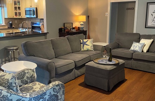 Cutchogue Casa | North Fork Vacation Home - Great location, Walk to Beach - with Hot Tub