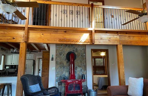 Salem Casa | North Keowee Family Lake House on Private Cove With Dock / 5 MIN FROM JOCASSEE