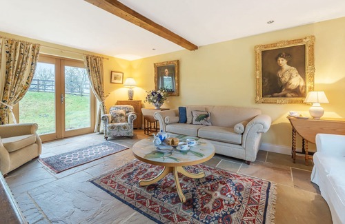 Worlington Cabaña | North Leigh Barn - a mkt - marketing that sleeps 4 guests in 2 bedrooms