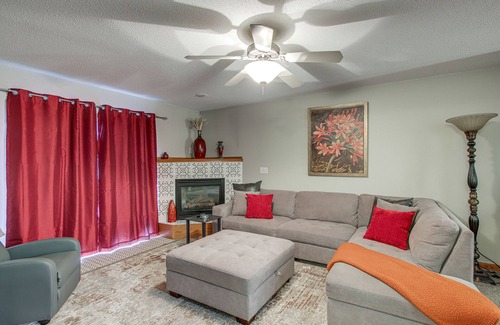 North Liberty Casa | North Liberty ‘Carver Townhouse:’ 8 Mi to U of I!