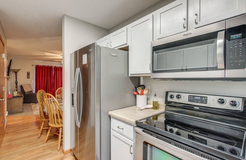North Liberty Casa | North Liberty ‘Carver Townhouse:’ 8 Mi to U of I!