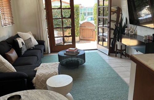 North Pacific Beach Apartamento | North Pacific Beach - a cozy, 1-bedroom designed for rest, & recharge.