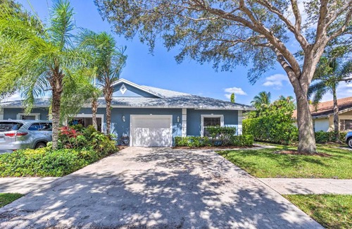 Juno Beach Casa | North Palm Beach Townhome about 2 Mi to Beach!