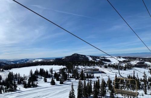 Brian Head Apartamento | North Penthouse Pool-Spa Ski-in out Gym, Sauna, Laundry, BBQ
