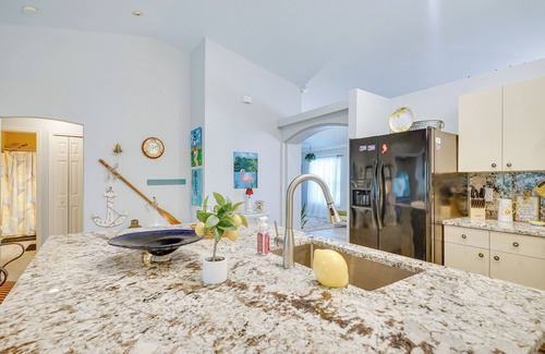 North Port Casa | North Port Home w/ Charming Lanai ~ 7 Mi to Beach