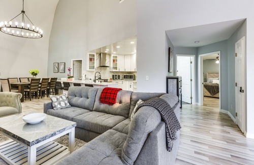 North Ridge Casa | North San Diego Retreat w/Deck, Fire Pit Table!