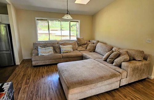 Haleiwa Casa | North Shore 3 Bedroom Ocean View walking distance to Waimea Beach with AC,
