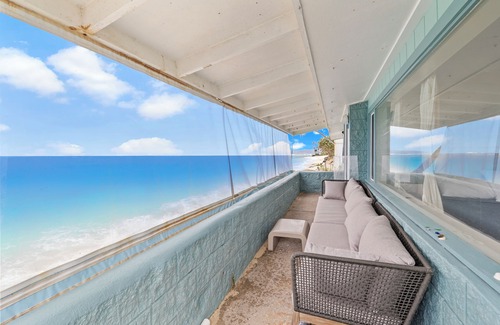 Waialua Casa | Island Bungalow with Private Beach, AC, Parking, WIFI, King Beds.