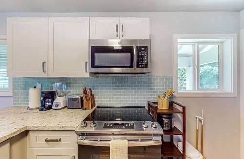 North Shore Casa | North Shore Beachfront Property! 5 bed, 4 bath