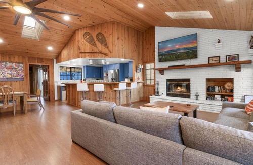 Fawnskin Casa | North Shore Chalet