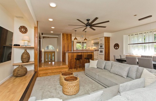 Waialee Casa | North Shore Oahu Beachfront Estate – Surf & Sunsets Await!" 🌊🏄‍♂️🌺