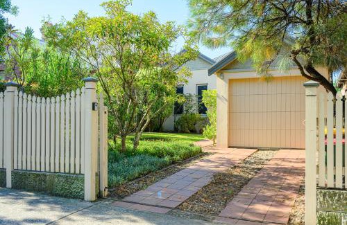 North Sydney Casa | North Sydney 3BR Walk to Metro Train