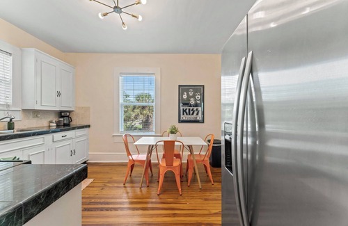Southbank Apartamento | This duplex is a 2 bedroom(s), 1 bathrooms, located in Jacksonville, FL.