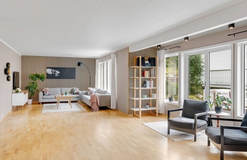Ersfjordbotn Casa | Northern Lights adventure! Detached house with a view