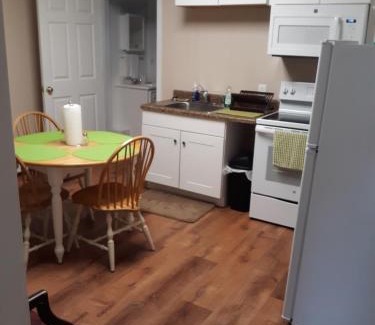Upper Village Hotel | Northern Peaks Motor Inn