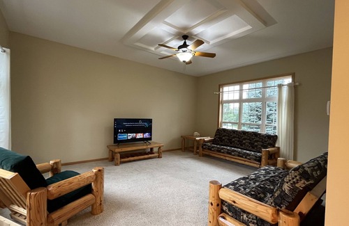 Northfield Casa | Northfield home with cabin décor
