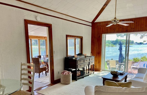 Southold Casa | Northfork Waterfront Bungalow. Deep water dock. Paradise