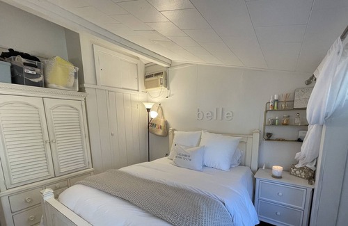Southold Casa | Northfork Waterfront Bungalow. Deep water dock. Paradise