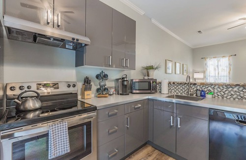North Chattanooga Casa | N. Chatt Charm -2 Bedroom -Walk to Walnut St Bridge, Coolidge Park, & the river!