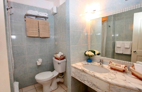 Dickenson Bay Hotel | Northshore Seaside Suites