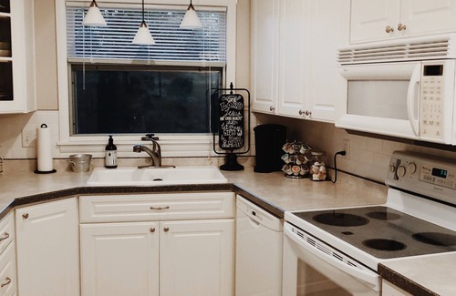 Detroit Lakes Casa | Northstar Haven across from Detroit Lake