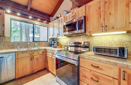 Truckee Condominio | Northstar Resort Condo w/Hot Tub, Shuttle Access!