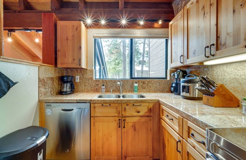 Truckee Condominio | Northstar Resort Condo w/Hot Tub, Shuttle Access!