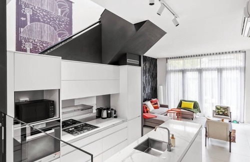 Camperdown Casa | Northwood Haus Refined Federation style Retreat