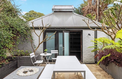 Camperdown Casa | Northwood Haus Refined Federation style Retreat