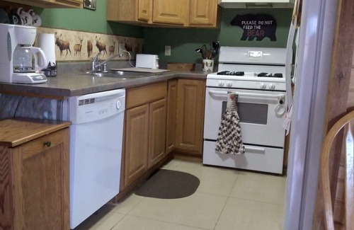 Warrens Cabina | Northwoods style, Cabin. Near Three Bears Resort, & miles of atv/utv trails.