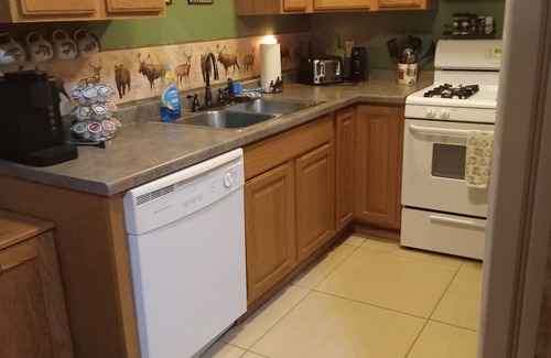 Warrens Cabina | Northwoods style, Cabin. Near Three Bears Resort, & miles of atv/utv trails.