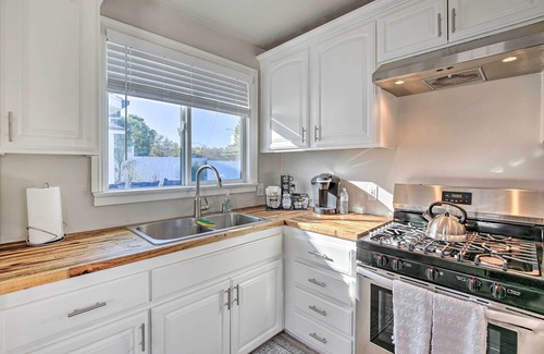 Norwalk Casa | Norwalk Retreat w/ Pool ~ 11 Mi to Disneyland Park
