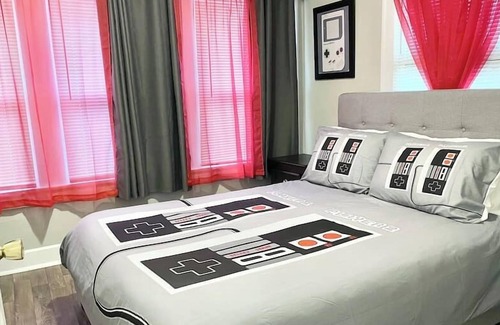 Mapleton/Fall Creek Casa | Nostalgic Nintendo Getaway