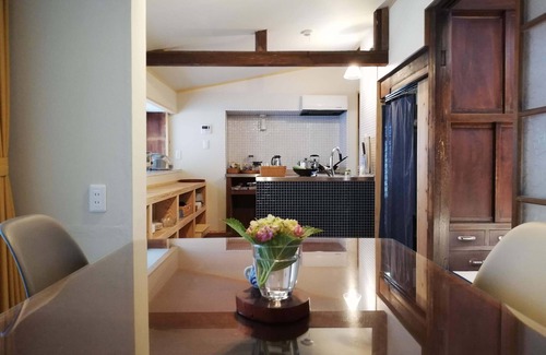 Shimada Casa | Nostalgic steam locomotive town ／ "Kuma-no-ya", an old private house for rent ／ A kitchen with seasonings for cooking your own meals ／ Shimada City, Shizuoka Prefecture